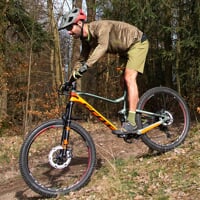 GENIUS BIKE SHORTS for men olive/black