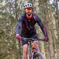 Set ARMAGEDON + GENIUS BIKE SHORTS black